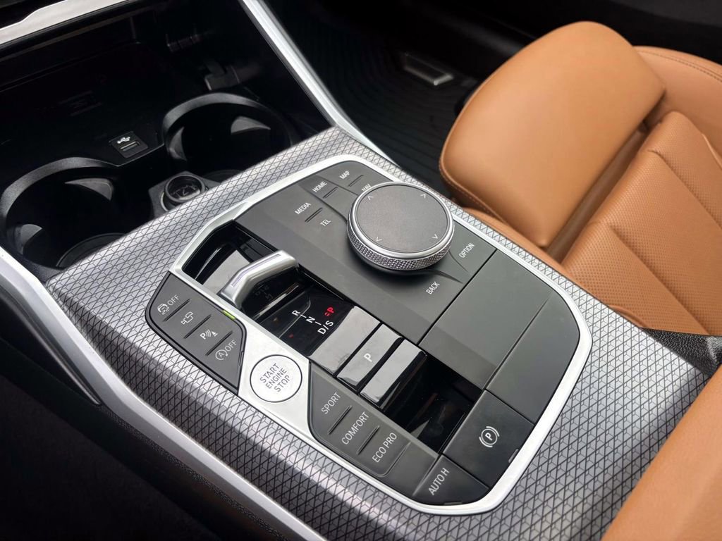 Used 2025 BMW 330i xDrive Sedan w/ Premium Package image 24