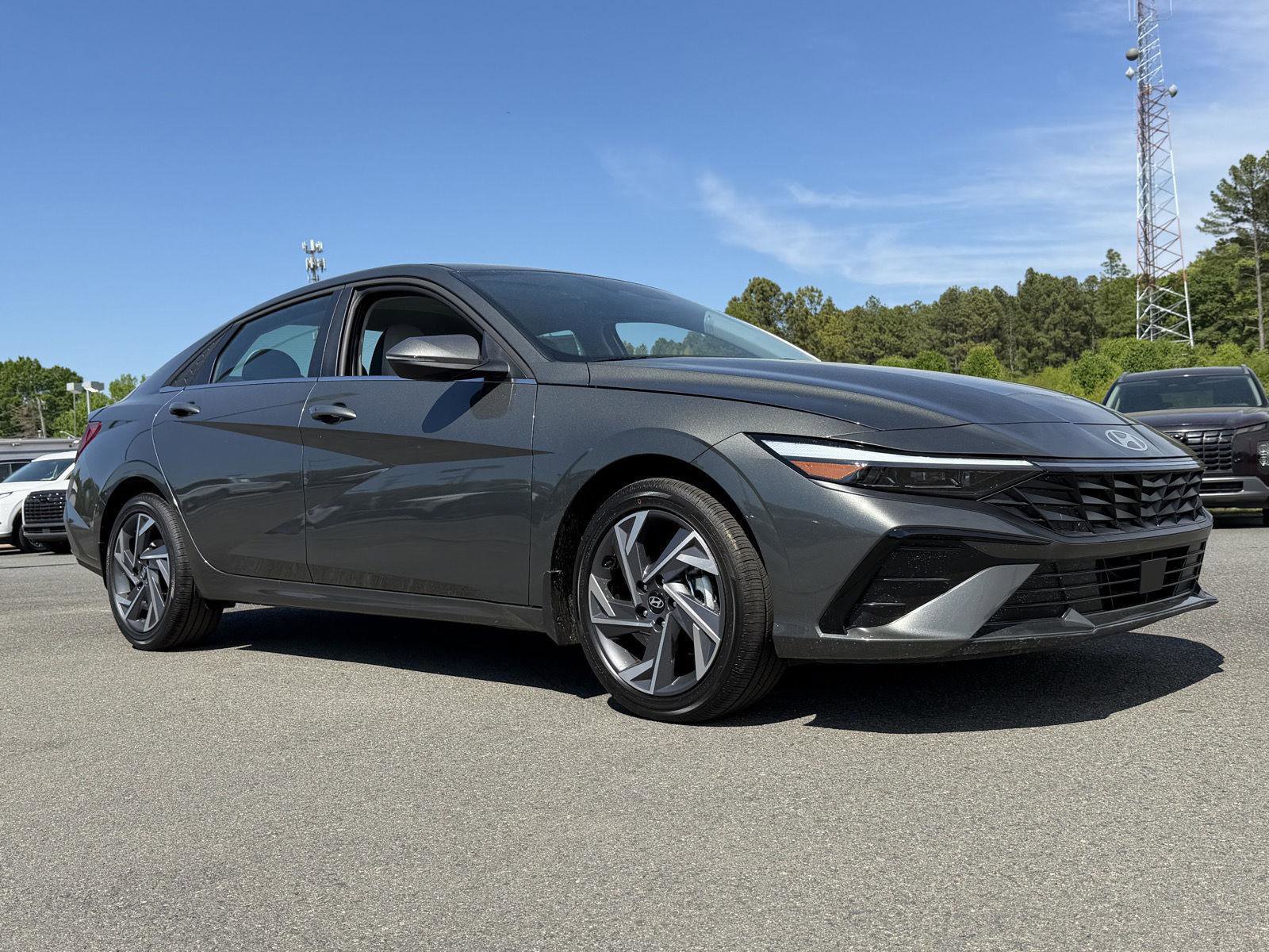 New 2026 Hyundai Elantra Limited image 2