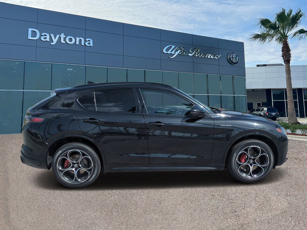 New 2025 Alfa Romeo Stelvio Sprint w/ Veloce Package image 2