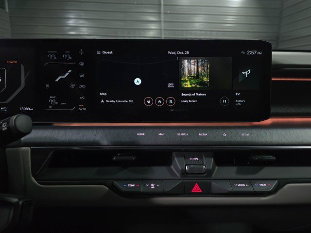 Used 2024 Kia EV9 Land image 29
