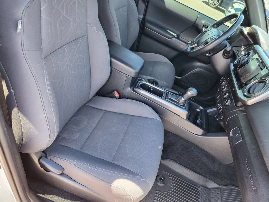 Used 2019 Toyota Tacoma TRD Sport AWD/4WD image 11