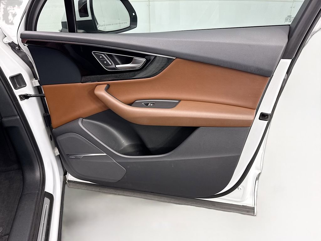 Used 2018 Audi Q7 3.0T Prestige w/ Prestige Package image 24