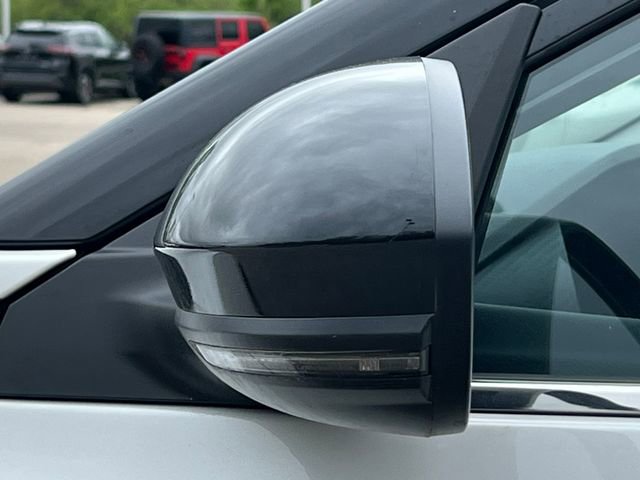 New 2025 Nissan Sentra SR FWD image 34