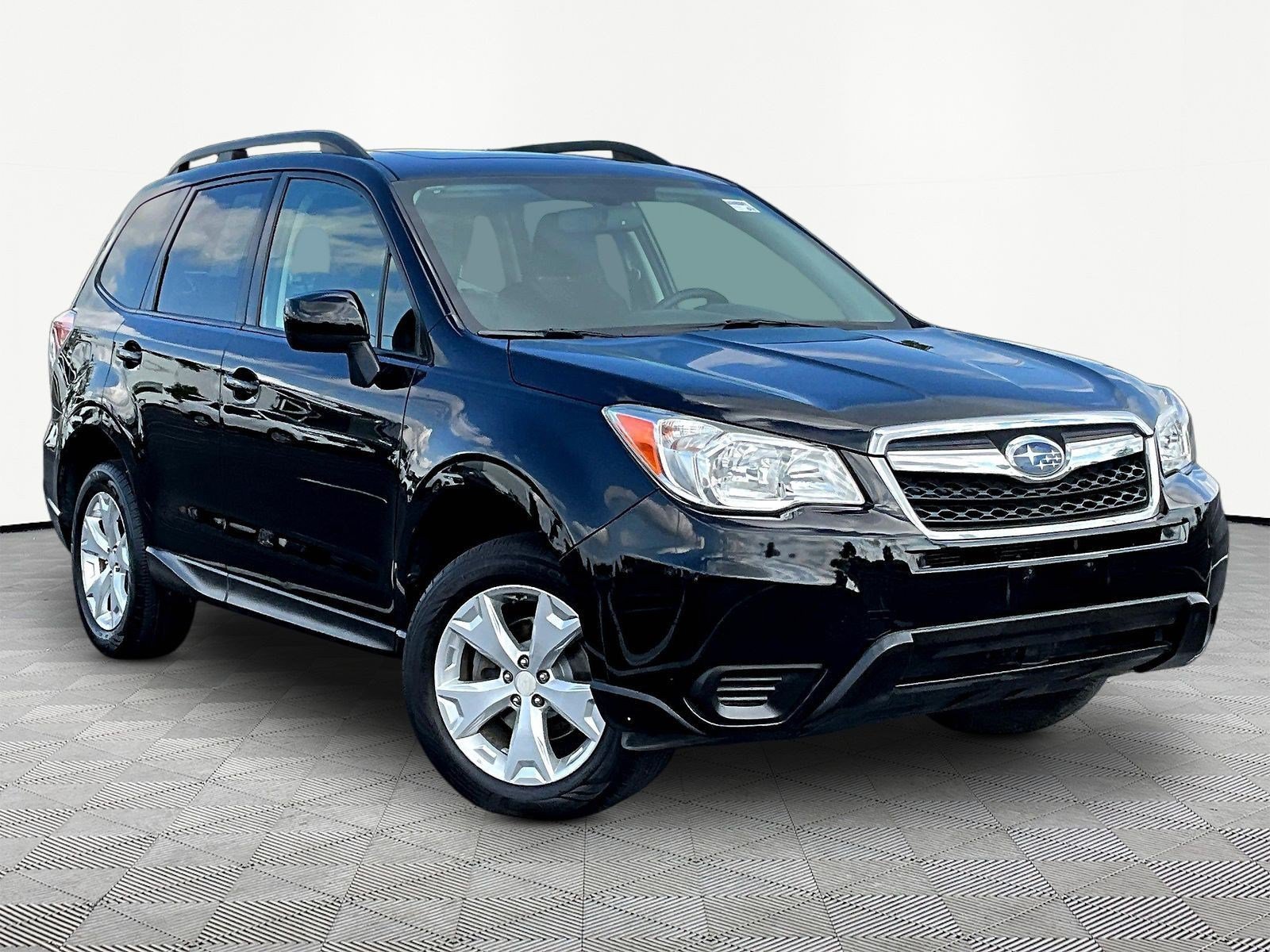 Used 2016 Subaru Forester 2.5i Premium w/ Popular Package #2 AWD/4WD image 3