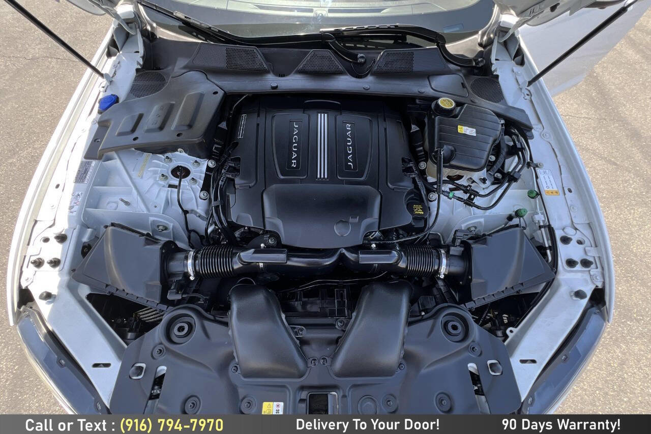 Used 2016 Jaguar XJ L Portfolio RWD image 12