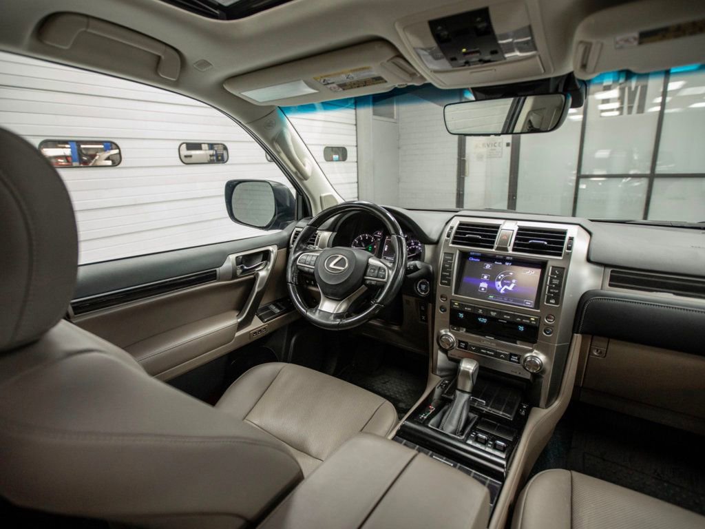 Used 2021 Lexus GX 460 Premium w/ Premium Package image 17