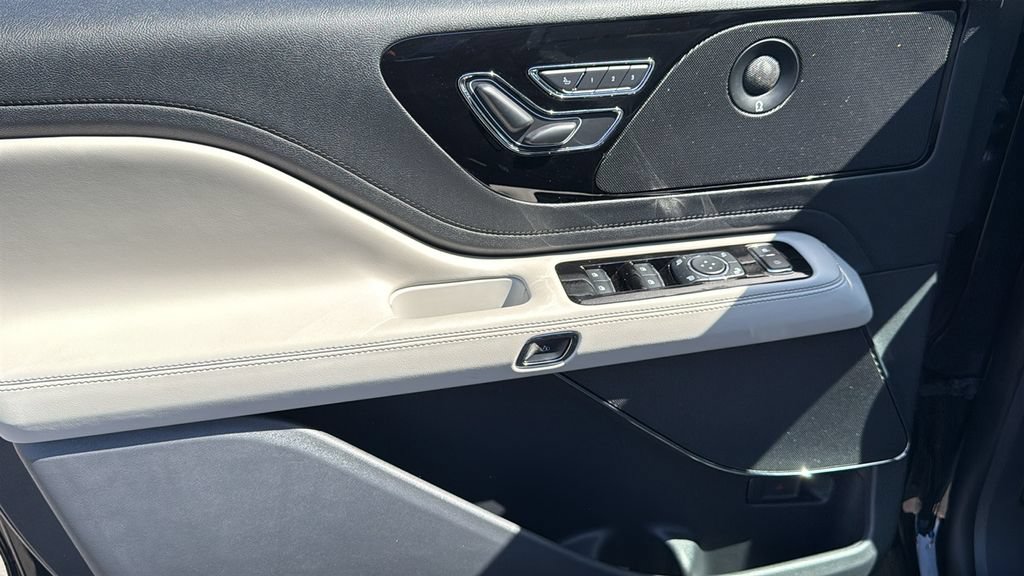 New 2026 Lincoln Aviator Reserve RWD image 6