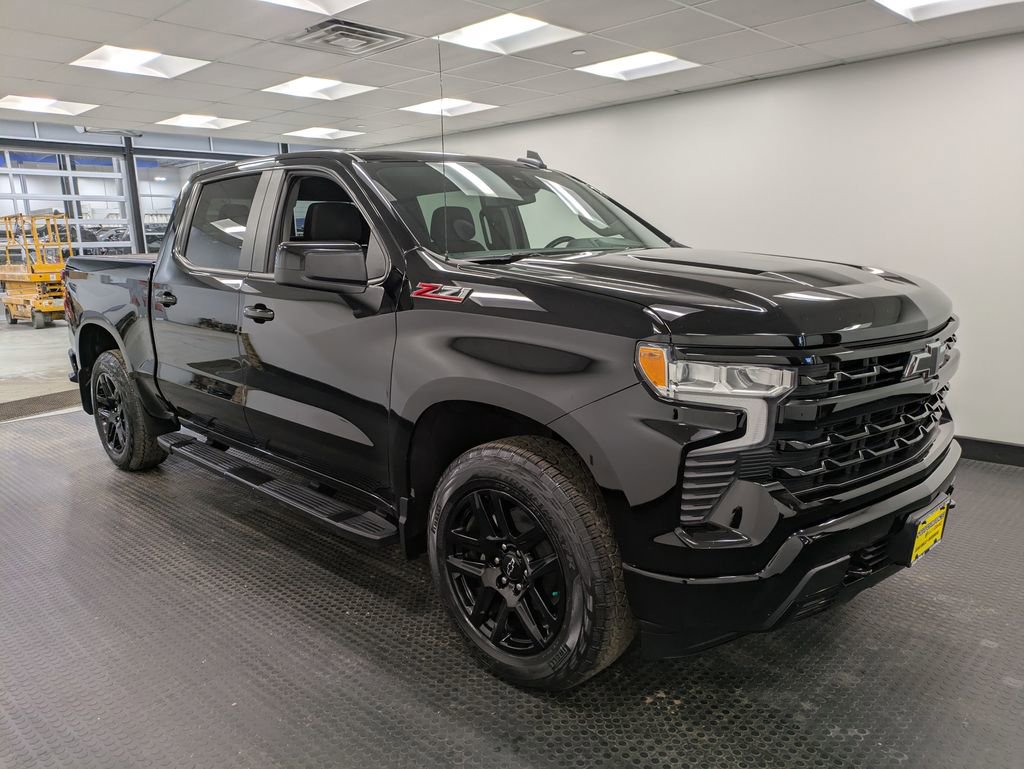 Used 2022 Chevrolet Silverado 1500 RST image 3