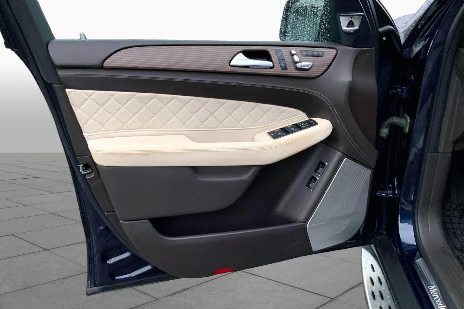 Used 2019 Mercedes-Benz GLS 450 4MATIC image 21