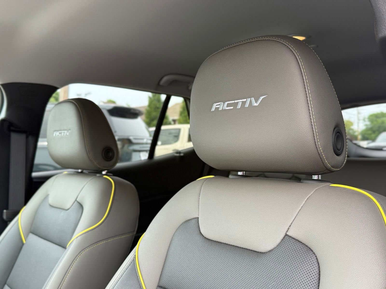 Used 2025 Chevrolet Trax ACTIV FWD image 16