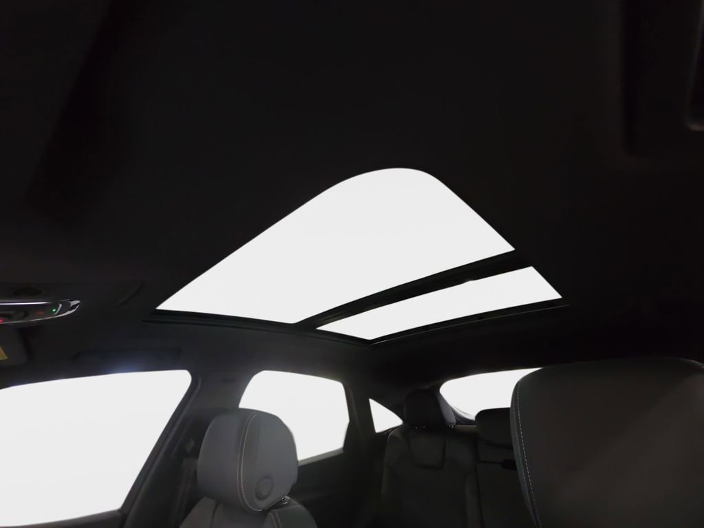 Used 2023 Audi SQ5 Prestige w/ Prestige Package image 28