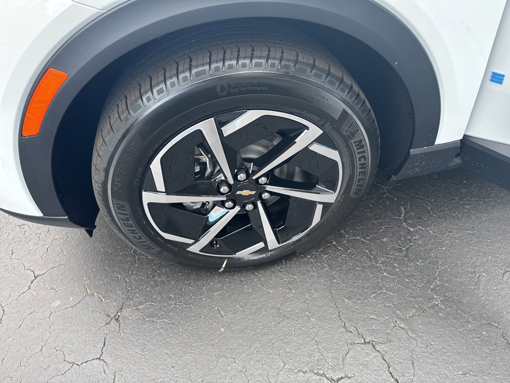 New 2026 Chevrolet Equinox EV LT image 14