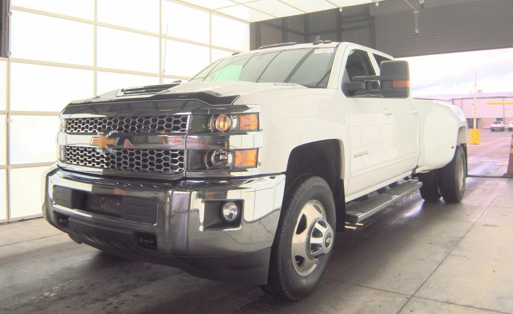 Used 2019 Chevrolet Silverado 3500 LT w/ LT Convenience Package AWD/4WD image 4