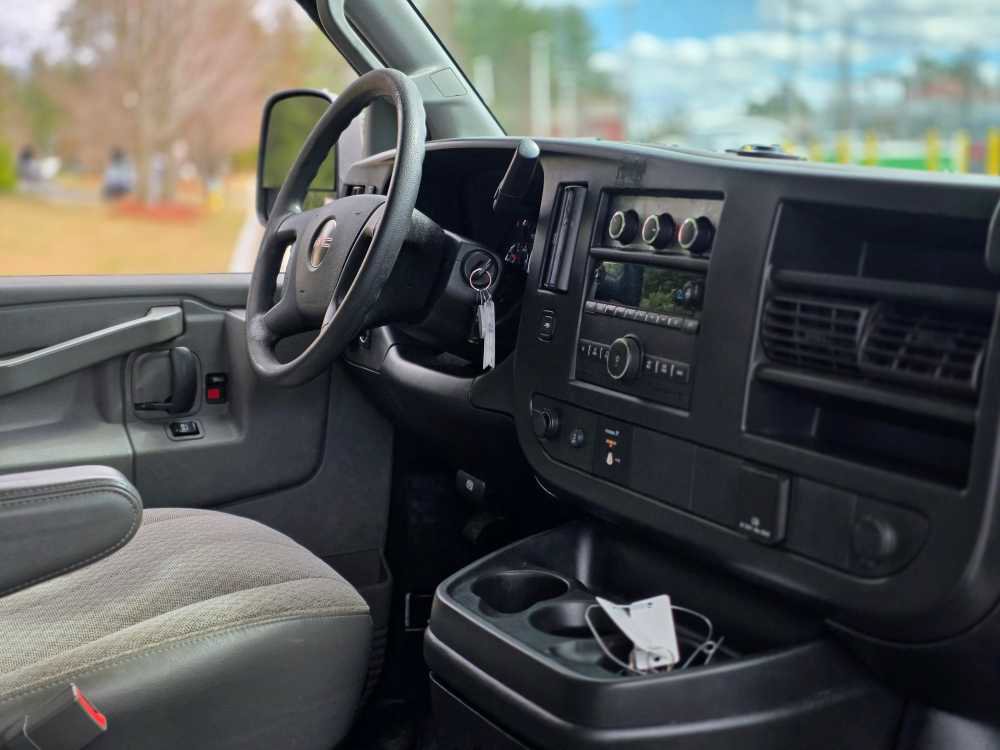 Used 2017 GMC Savana 2500 image 37