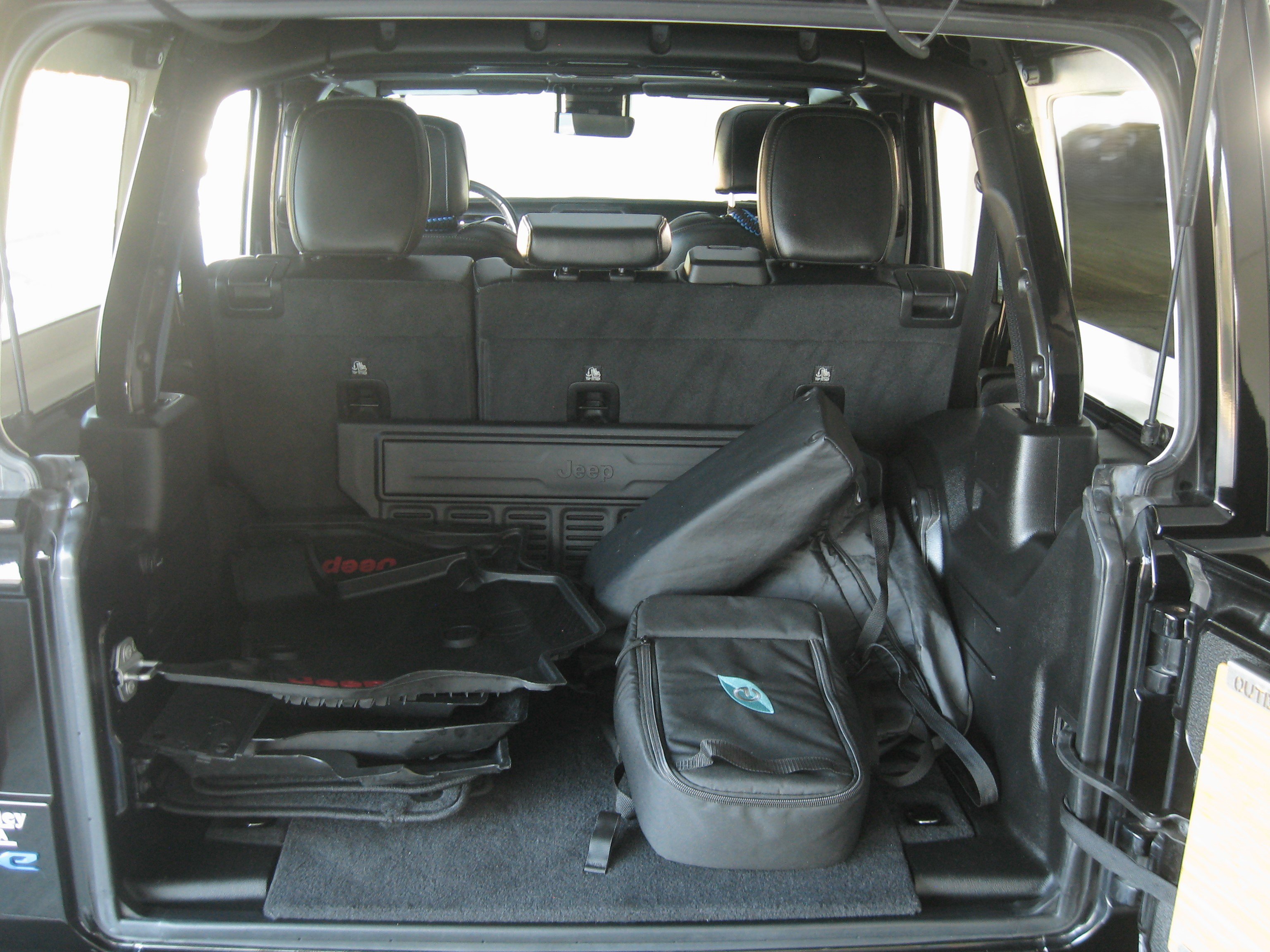 Used 2021 Jeep Wrangler Unlimited Sahara image 21