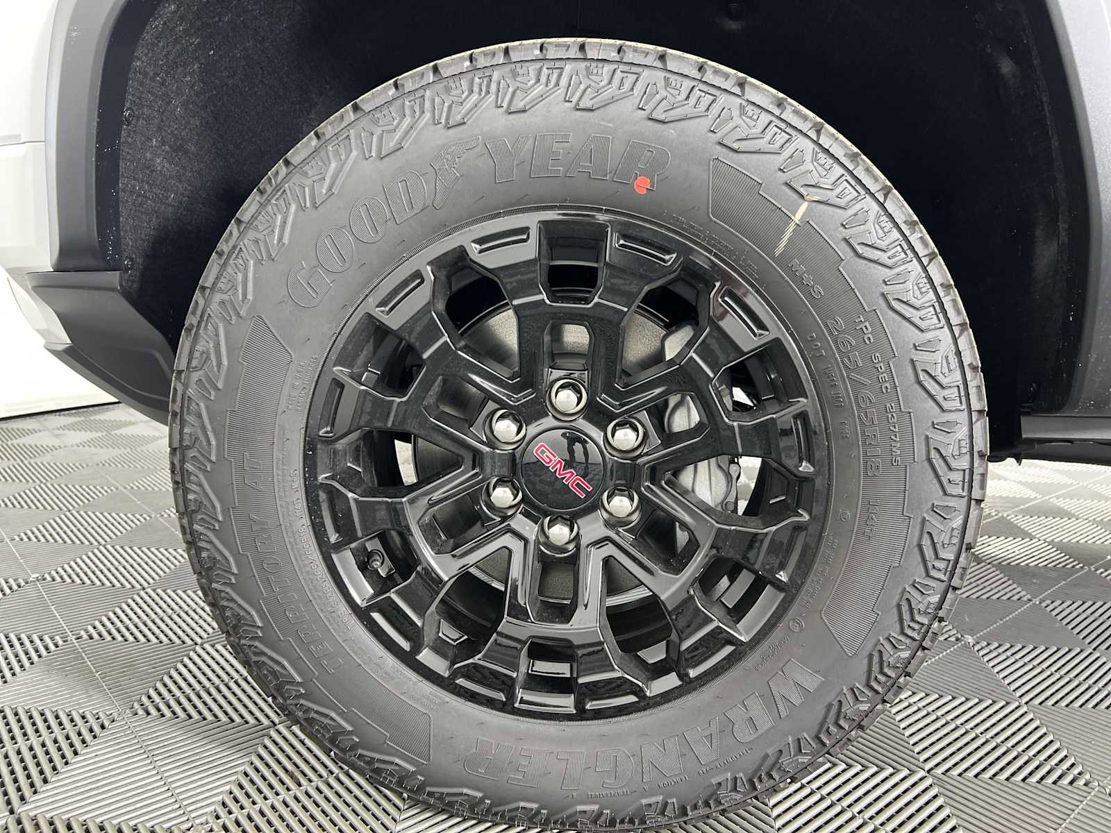 New 2026 GMC Canyon Elevation RWD image 8