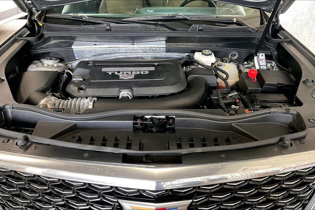 Used 2025 Cadillac XT4 Premium Luxury FWD image 27