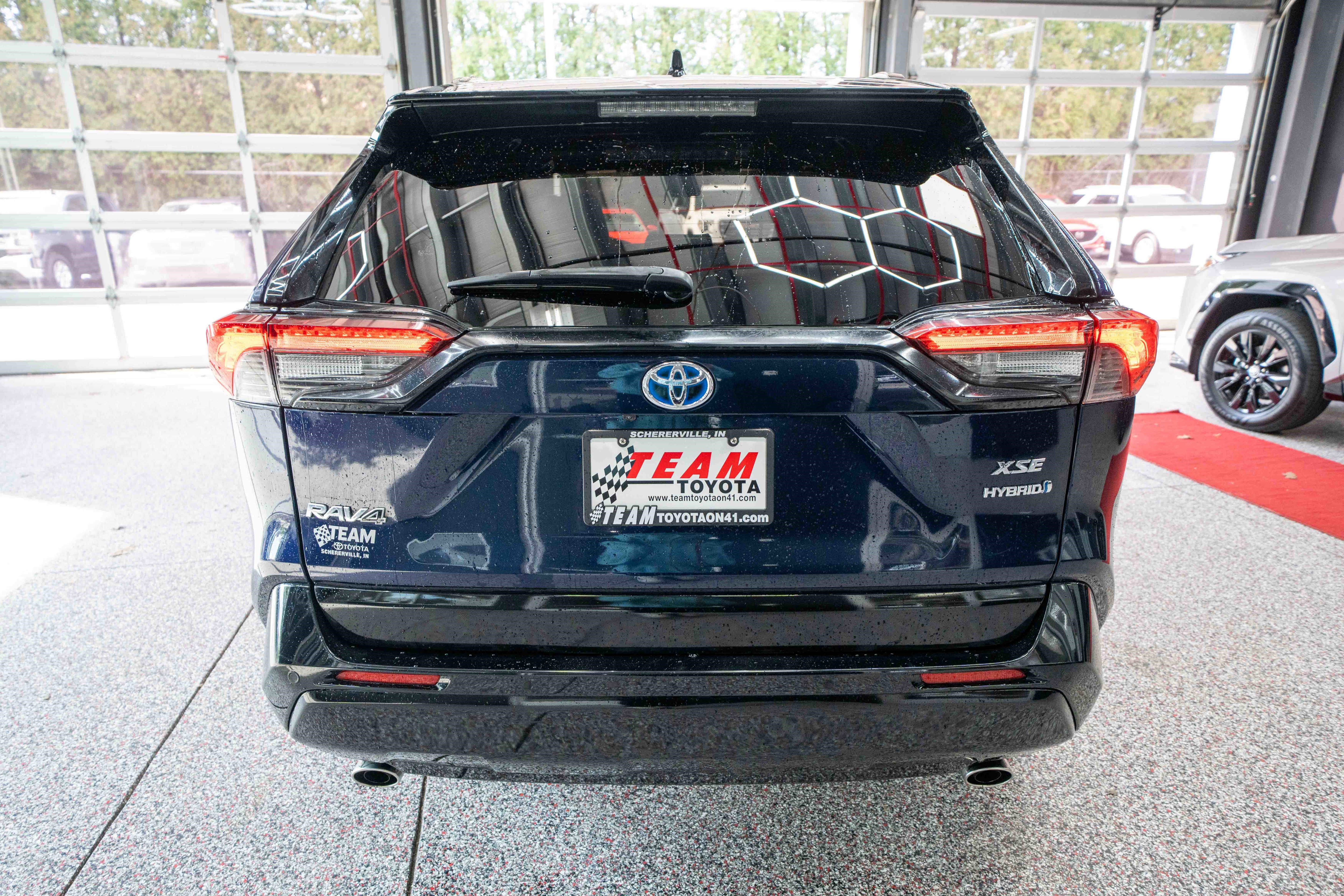 Used 2020 Toyota RAV4 XSE AWD/4WD image 3