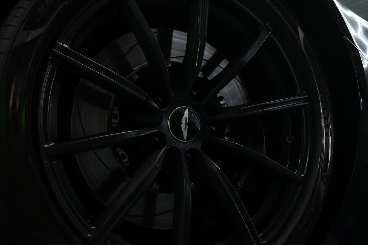 Used 2020 Aston Martin V8 Vantage Coupe RWD image 3