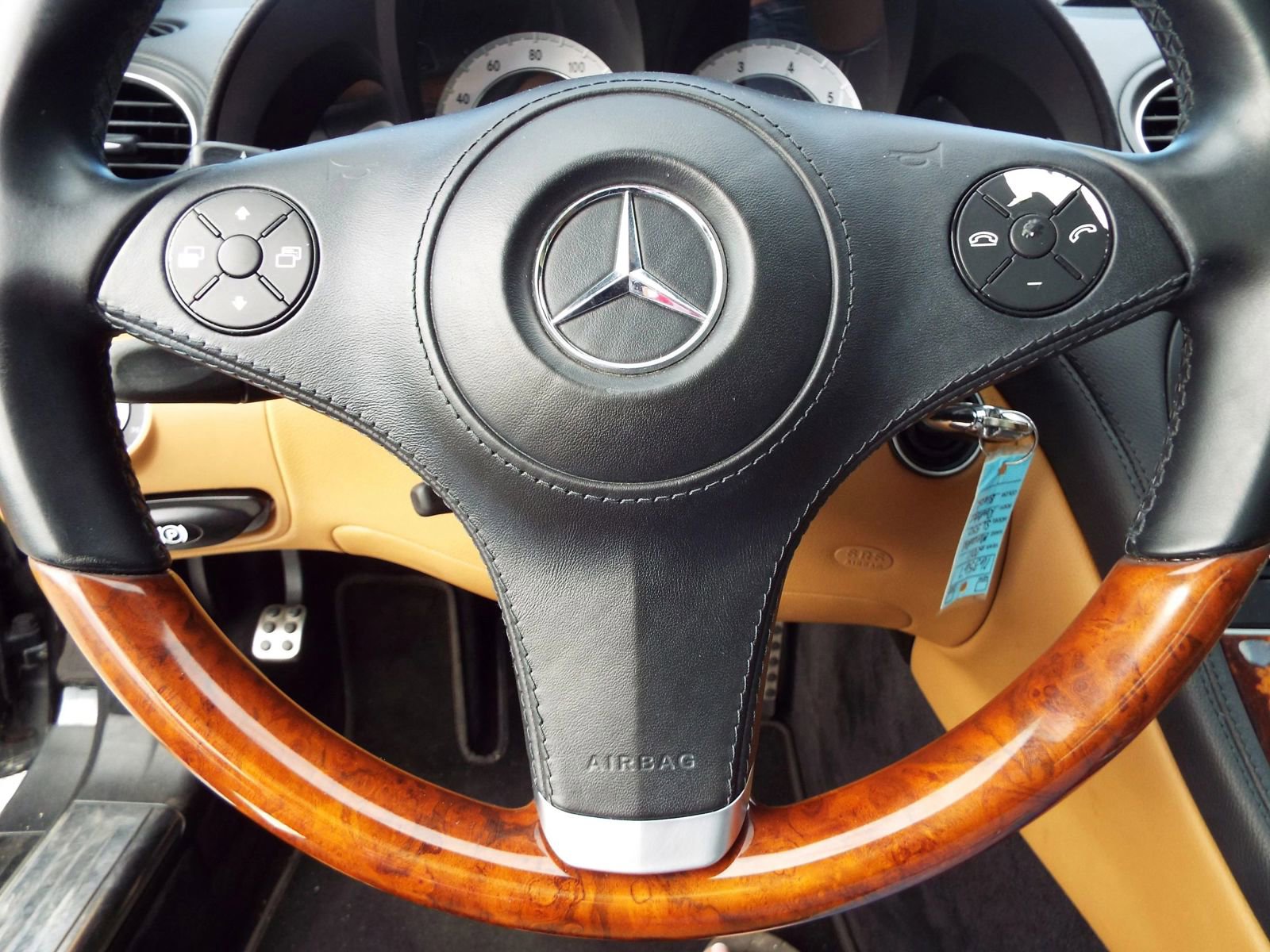 Used 2011 Mercedes-Benz SL 550 image 11
