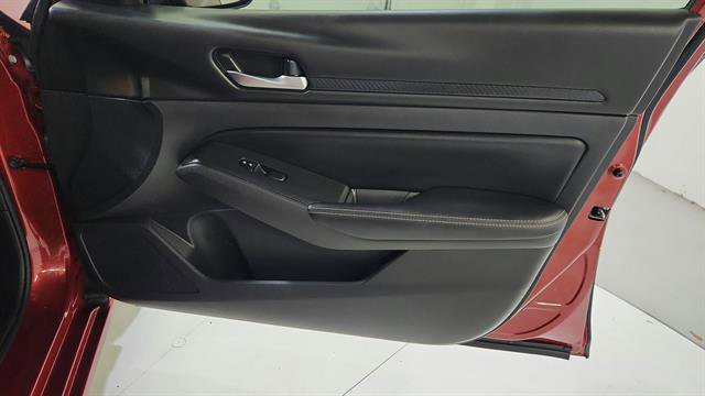 Certified 2024 Nissan Altima 2.5 SV FWD image 30
