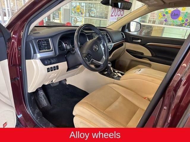 Used 2019 Toyota Highlander Limited Platinum image 31