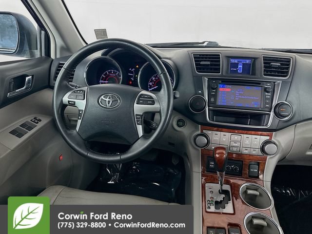 Used 2013 Toyota Highlander Limited AWD/4WD image 23