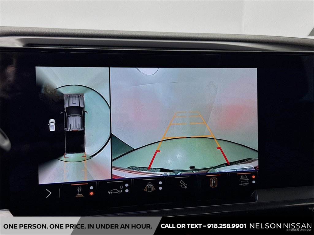 Used 2024 GMC Sierra 2500 SLT w/ SLT Premium Package image 14