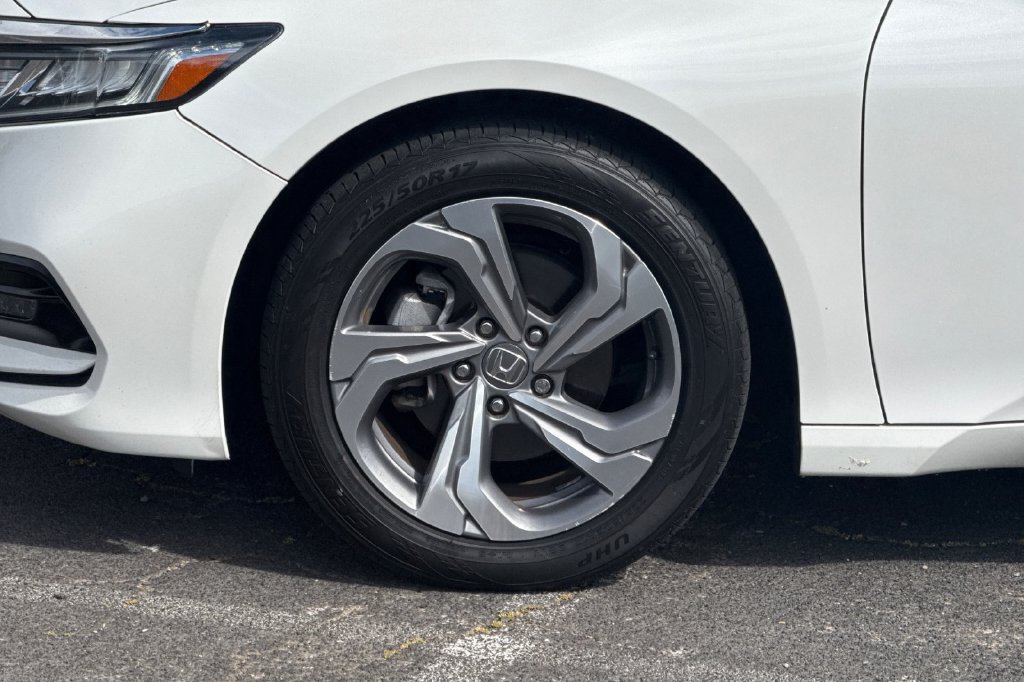 Used 2018 Honda Accord EX image 25