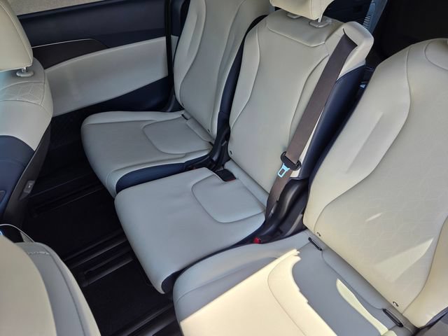 New 2026 Kia Carnival SX w/ SX Dark Edition Package FWD image 20