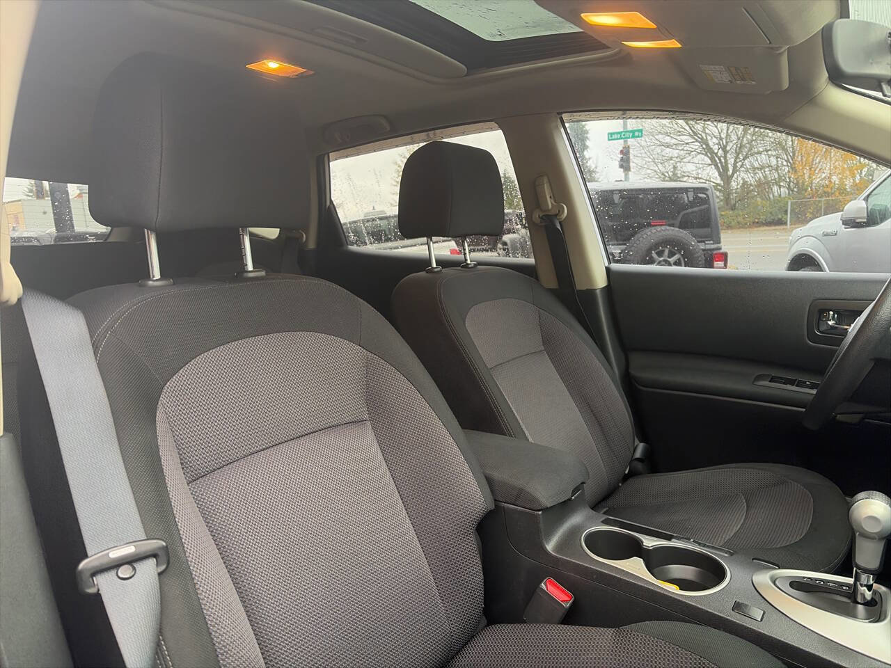 Used 2013 Nissan Rogue SV w/ Premium Pkg image 14