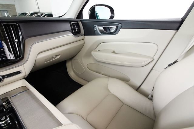 Certified 2023 Volvo XC60 B5 Plus w/ Climate Package AWD/4WD image 7