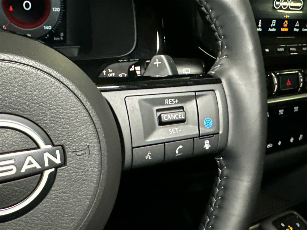 Used 2023 Nissan Pathfinder Platinum image 23