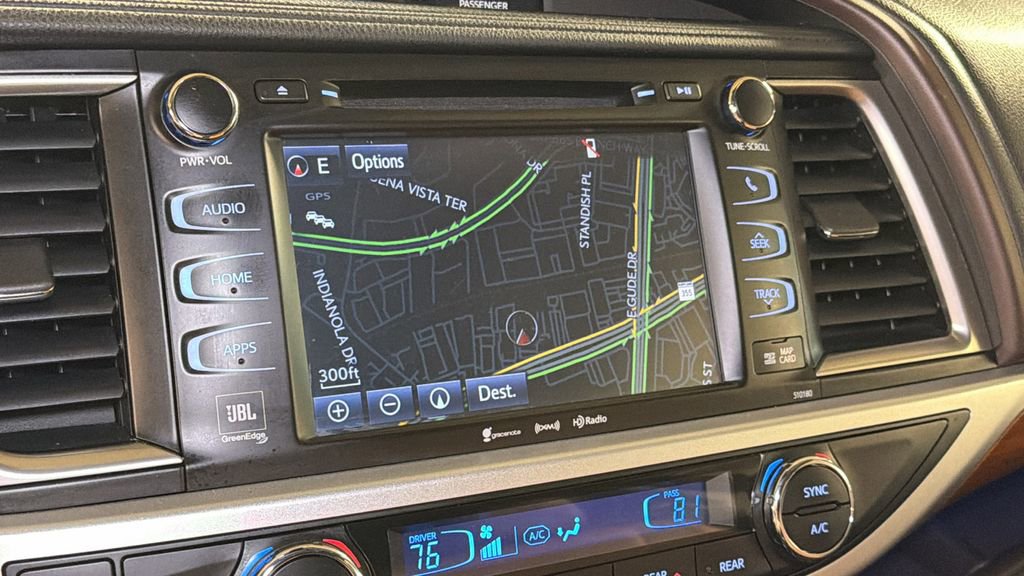 Used 2018 Toyota Highlander Limited image 29