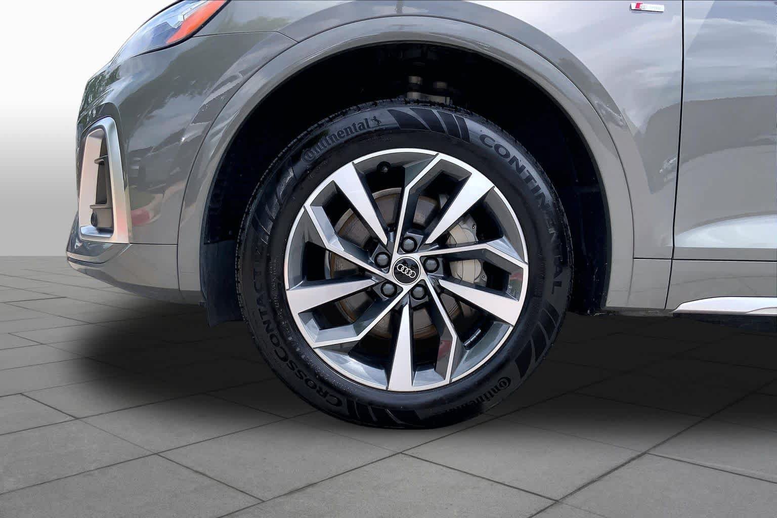 Used 2023 Audi Q5 2.0T Premium Plus w/ Premium Plus Package AWD/4WD image 11