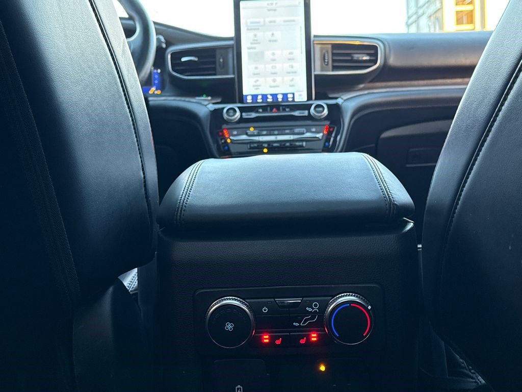 Used 2021 Ford Explorer Platinum w/ Equipment Group 601A image 19