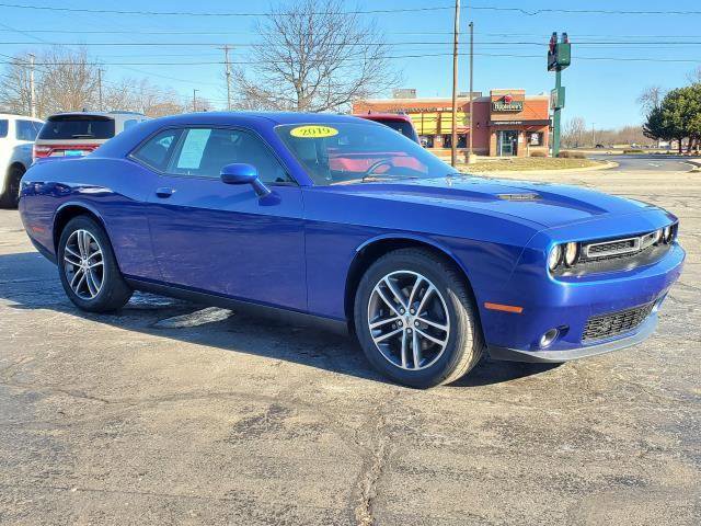 Used 2019 Dodge Challenger SXT w/ Plus Package image 2