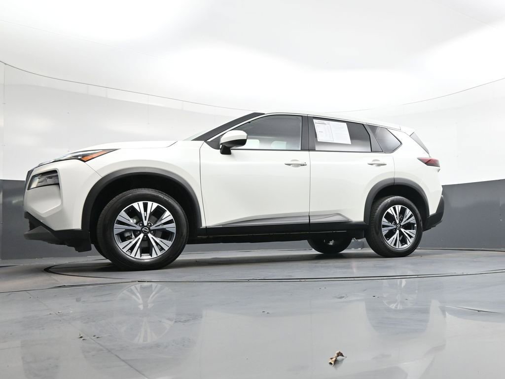 Used 2023 Nissan Rogue SV image 40