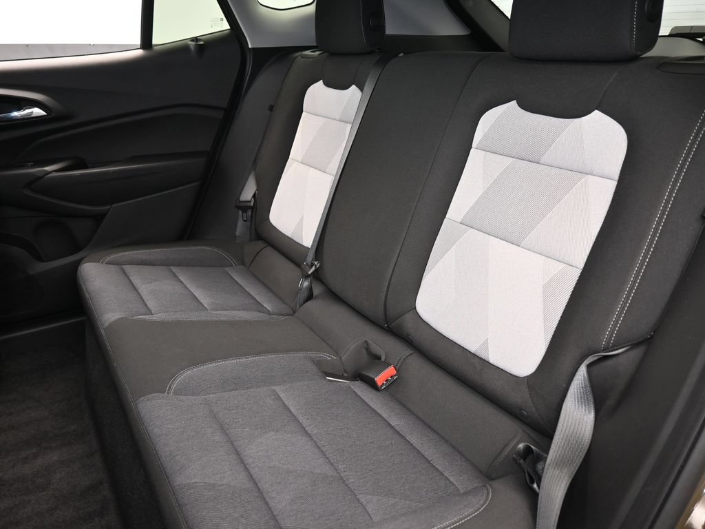 Used 2024 Chevrolet Trax LS w/ LS Convenience Package FWD image 30