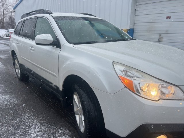 Used 2013 Subaru Outback 2.5i Premium image 2