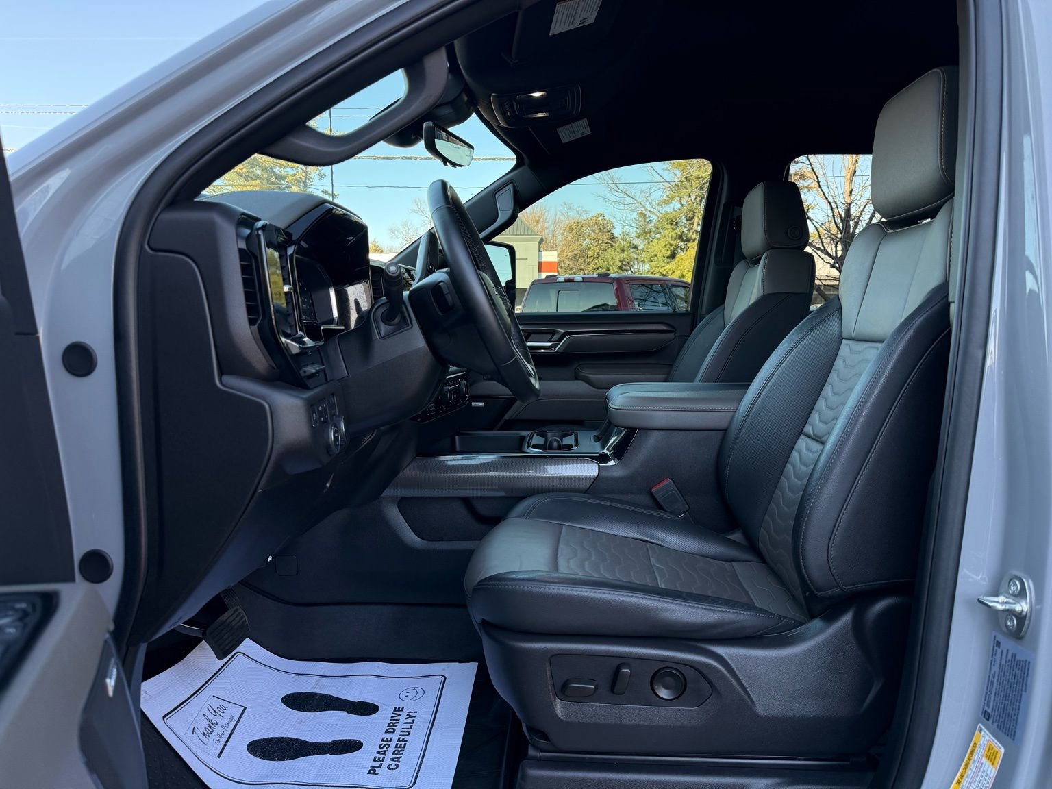 Used 2024 Chevrolet Silverado 2500 ZR2 w/ Technology Package image 48