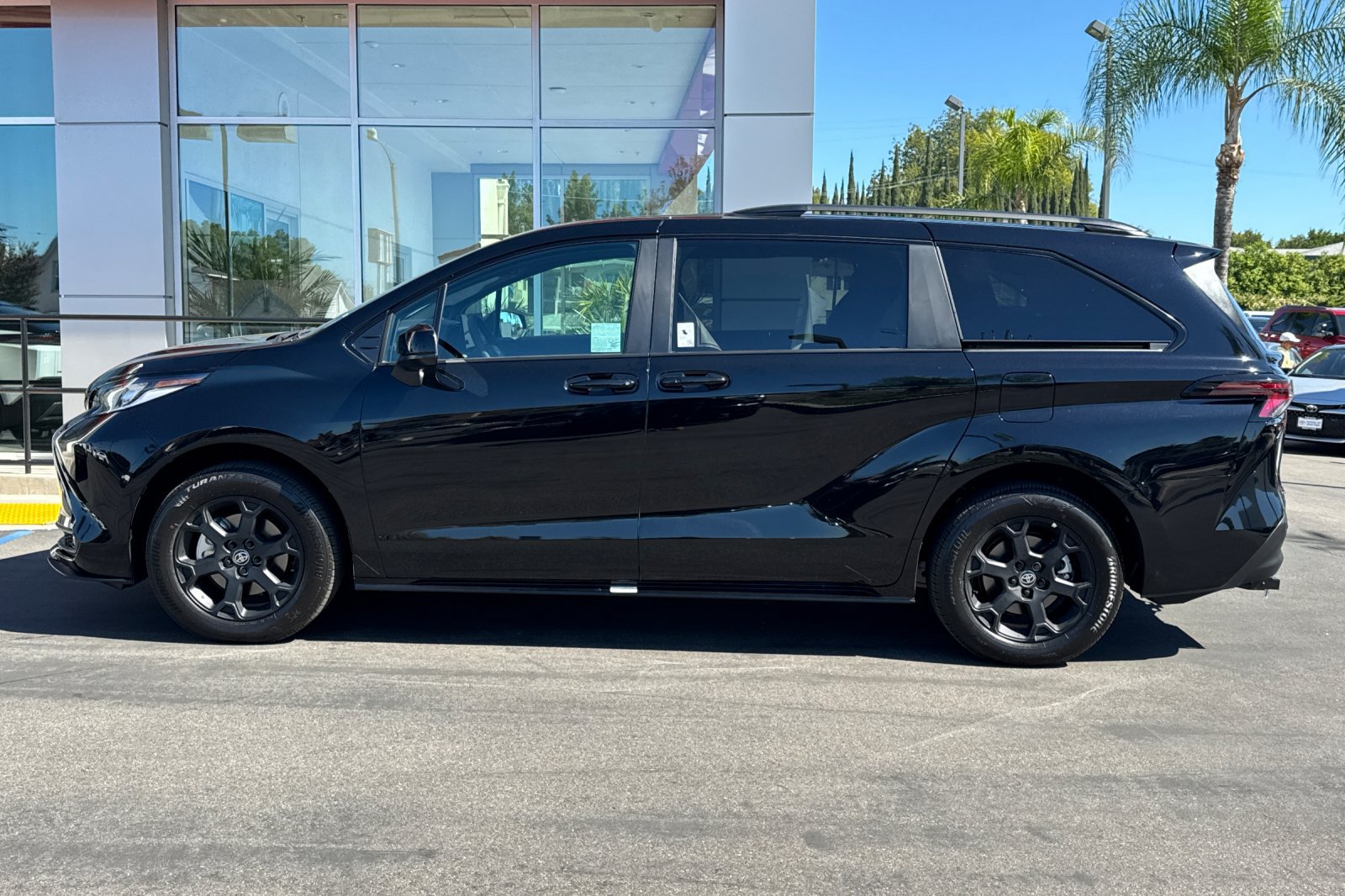 Certified 2026 Toyota Sienna XLE Woodland Edition AWD/4WD image 9