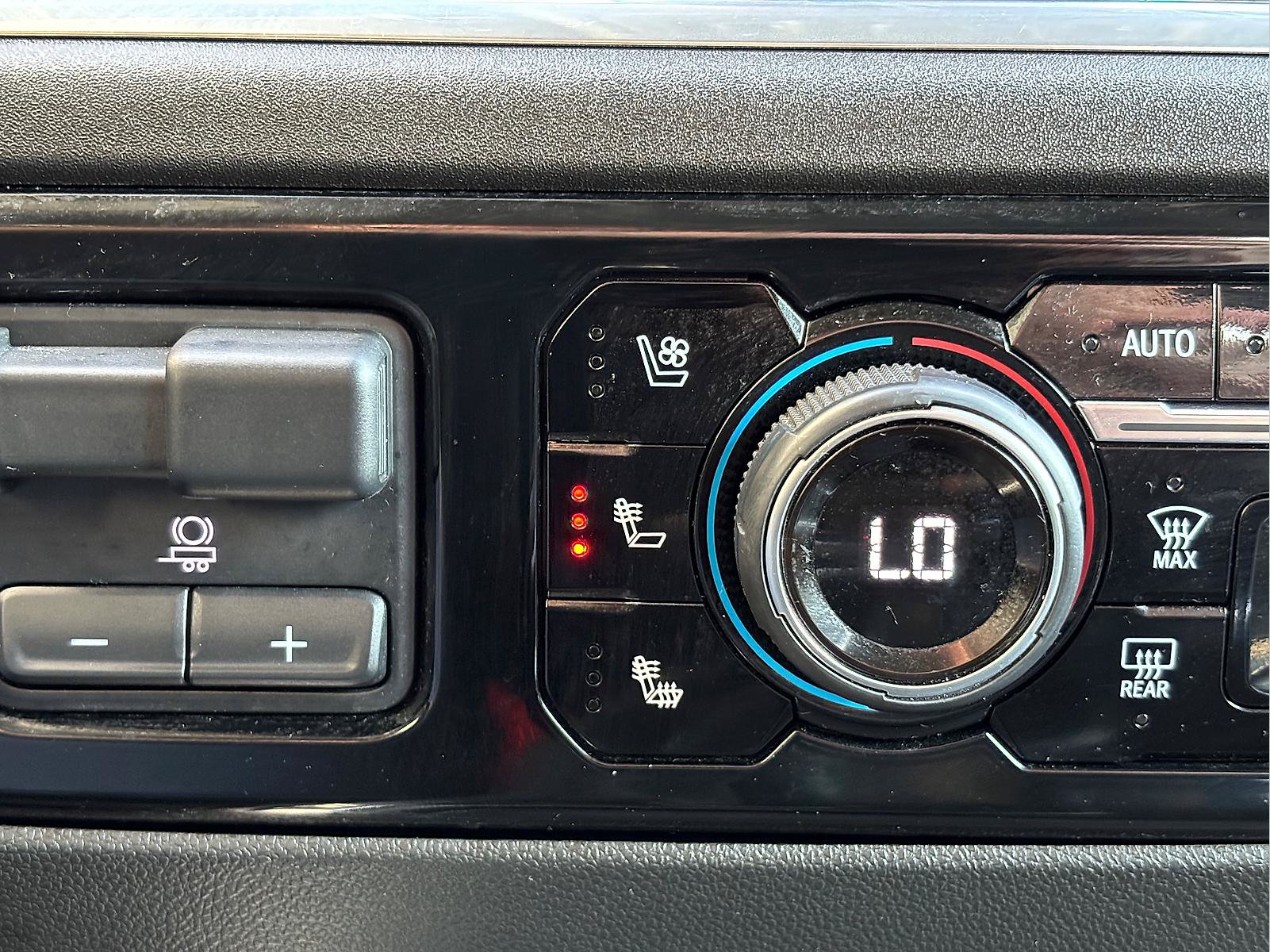 Used 2023 Chevrolet Silverado 1500 LTZ AWD/4WD image 29