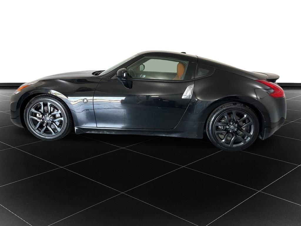 Used 2016 Nissan 370Z Touring w/ Aerodynamics Package RWD image 2