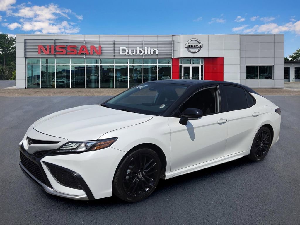 Used 2023 Toyota Camry XSE FWD image 1