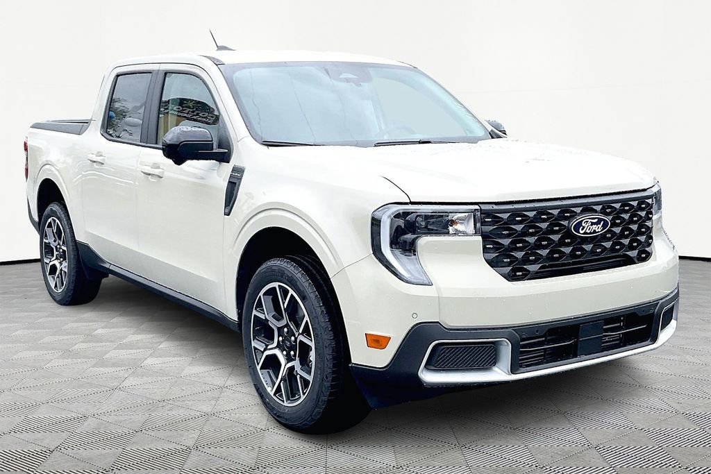 New 2025 Ford Maverick Lariat w/ 4K Tow Package