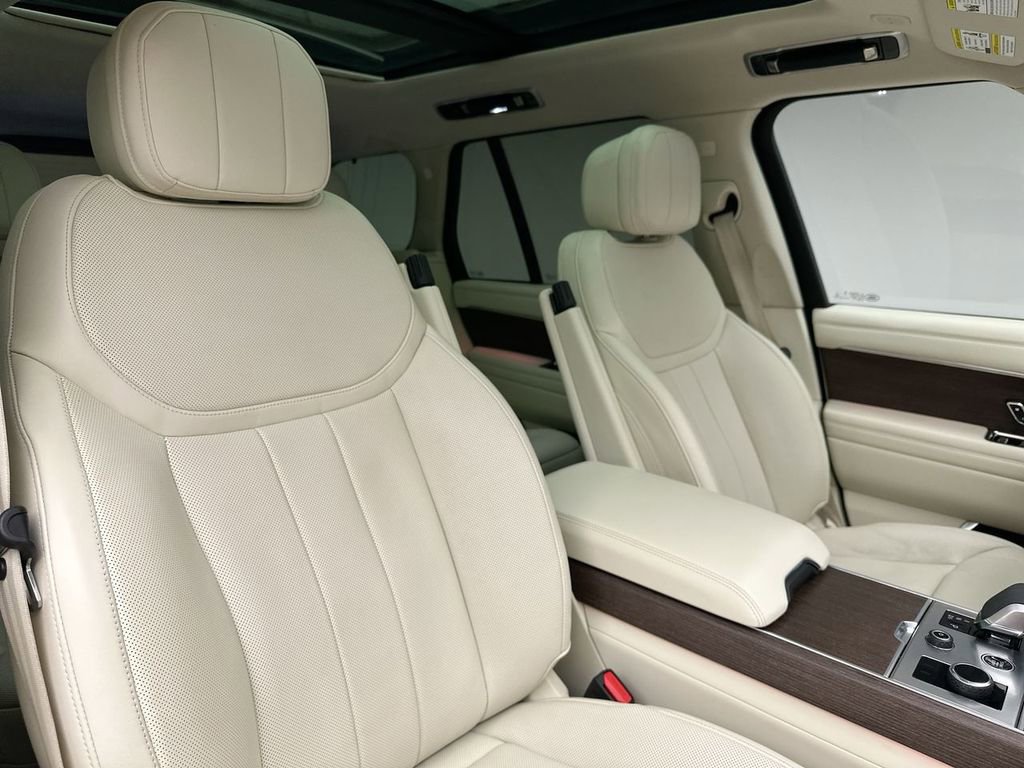 Certified 2023 Land Rover Range Rover SE image 14