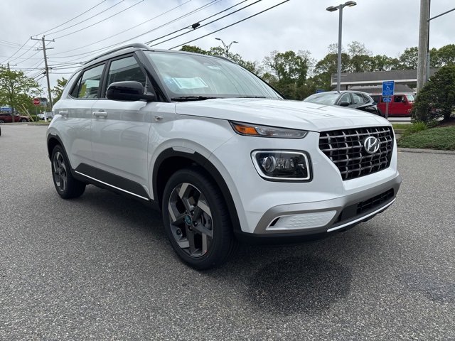 Used 2025 Hyundai Venue Limited image 5