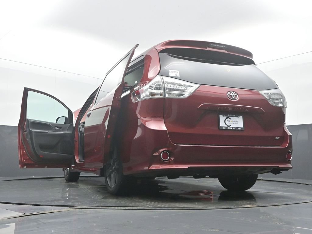 Used 2015 Toyota Sienna SE image 63