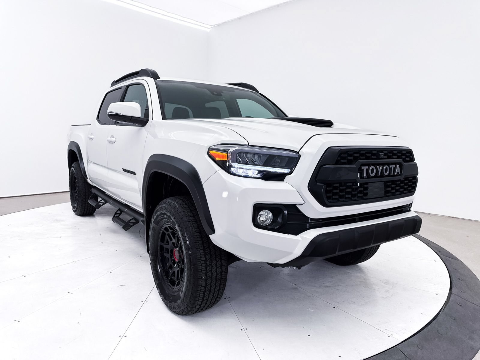 Used 2023 Toyota Tacoma TRD Pro AWD/4WD image 17